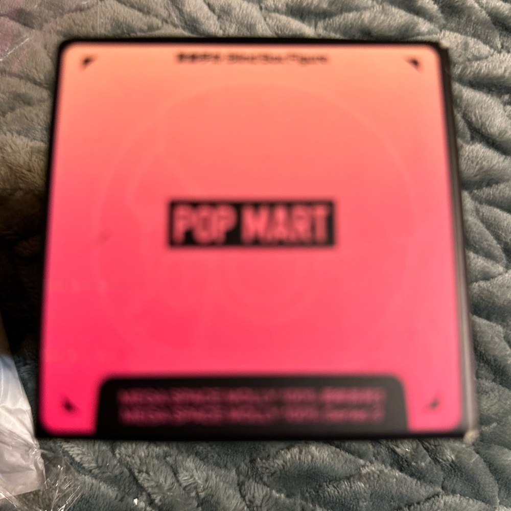 Mega space Molly 100 % series 3
Blind box - Picture 4 of 6